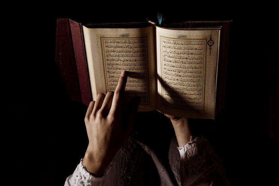 Surat Al-Hajj Ayat 39: Arti, Kandungan, dan Keutamaannya