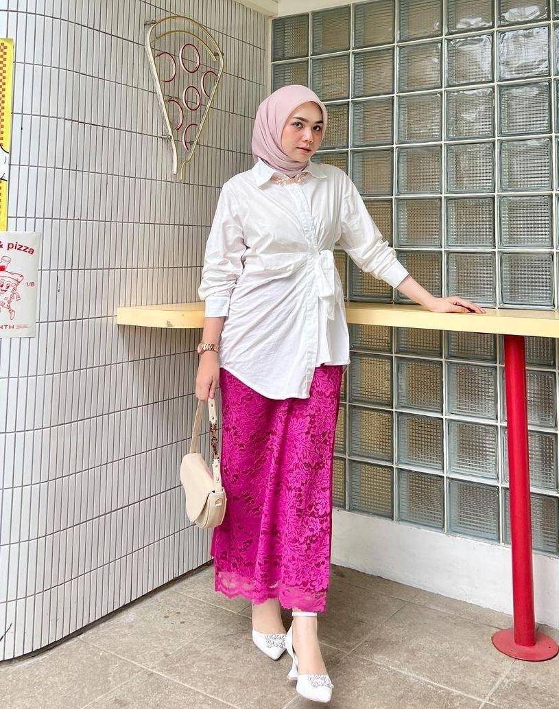 OOTD kerja warna pink (instagram.com/alfisrg)