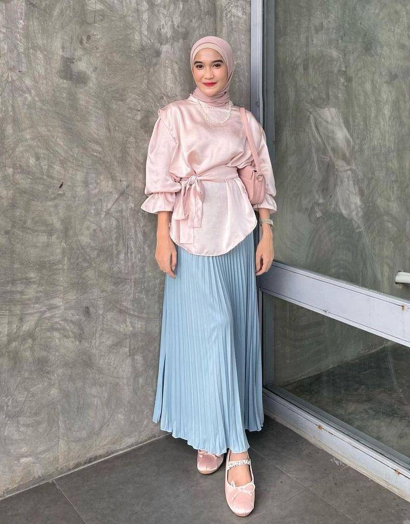 OOTD kerja warna pink (instagram.com/cut indahsundari)