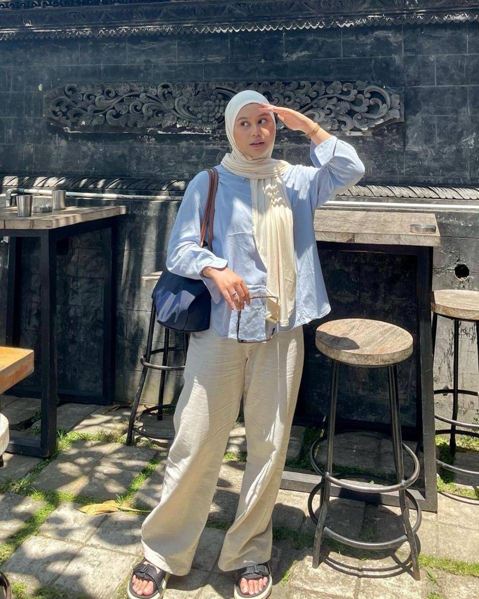 Pilihan gaya menggunakan pashmina kaos (instagram.com/sashfir)
