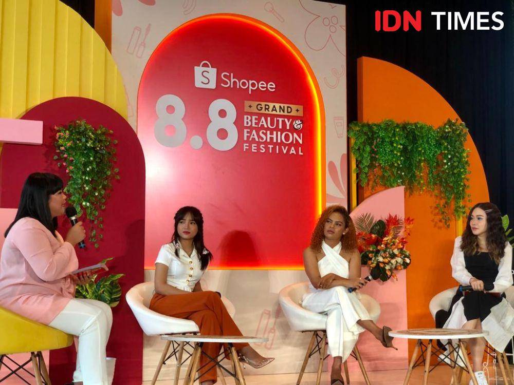 Kampanye Shopee 8.8 Grand Beauty & Fashion Festival pada Selasa, 18 Juli 2023 di Pakuwon Tower, Jakarta Selatan. (IDN Times/Nisa Zarawaki)