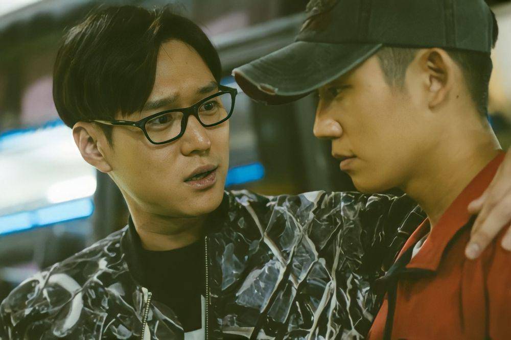 cuplikan Go Kyung Pyo dan Jung Hae In di drakor D.P. (twitter.com/NetflixKR)