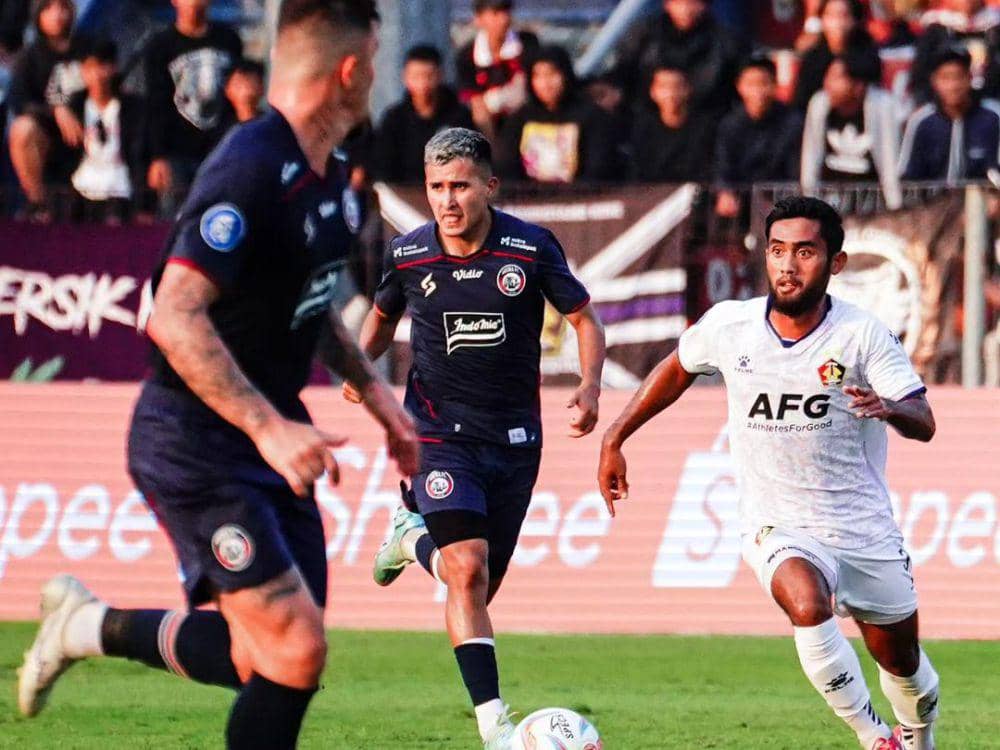 Persik Kediri saat menghadapi Arema FC pada putaran pertama di Liga 1 Indonesia 2023/2024. (instagram.com/persikfcofficial)