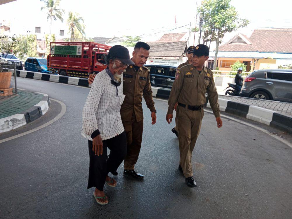 Banjarmasin yang Dipusingkan Pengemis, Gelandangan, dan Anjal