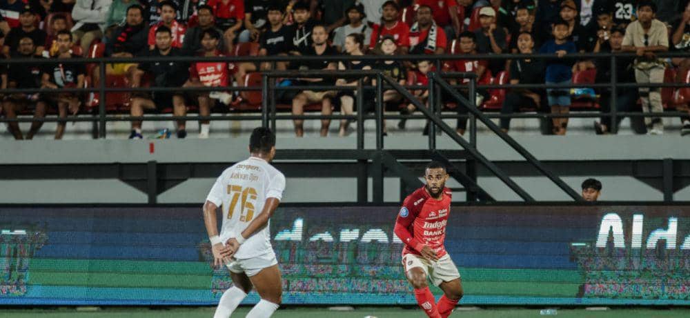 Yabes Roni tidak bisa perkuat Bali United lawan Arema, karena kartu merah pada laga sebelumnya. (baliutd.com)
