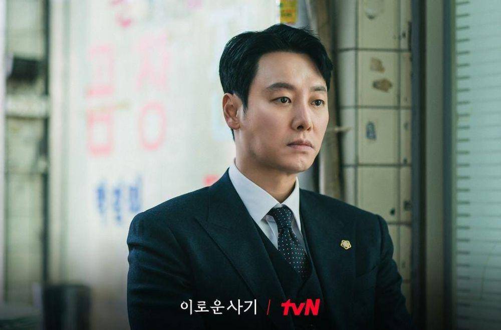 Kim Dong Wook di drama Delightfully Deceitful (instagram.com/tvn_drama)