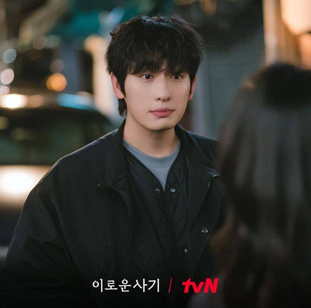 Yoon Park di drama Delightfully Deceitful (instagram.com/tvn_drama)