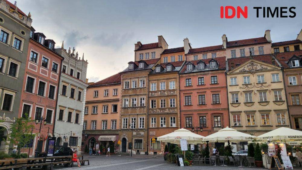 Warsaw Old Town di Polandia (IDN Times/Ridwan Aji Pitoko)