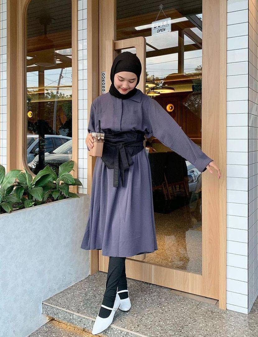 Style hijab pakai obi belt (instagram.com/siskaamera)