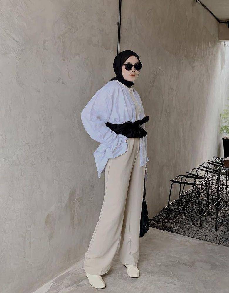 Style hijab pakai obi belt (instagram.com/nitaginab)