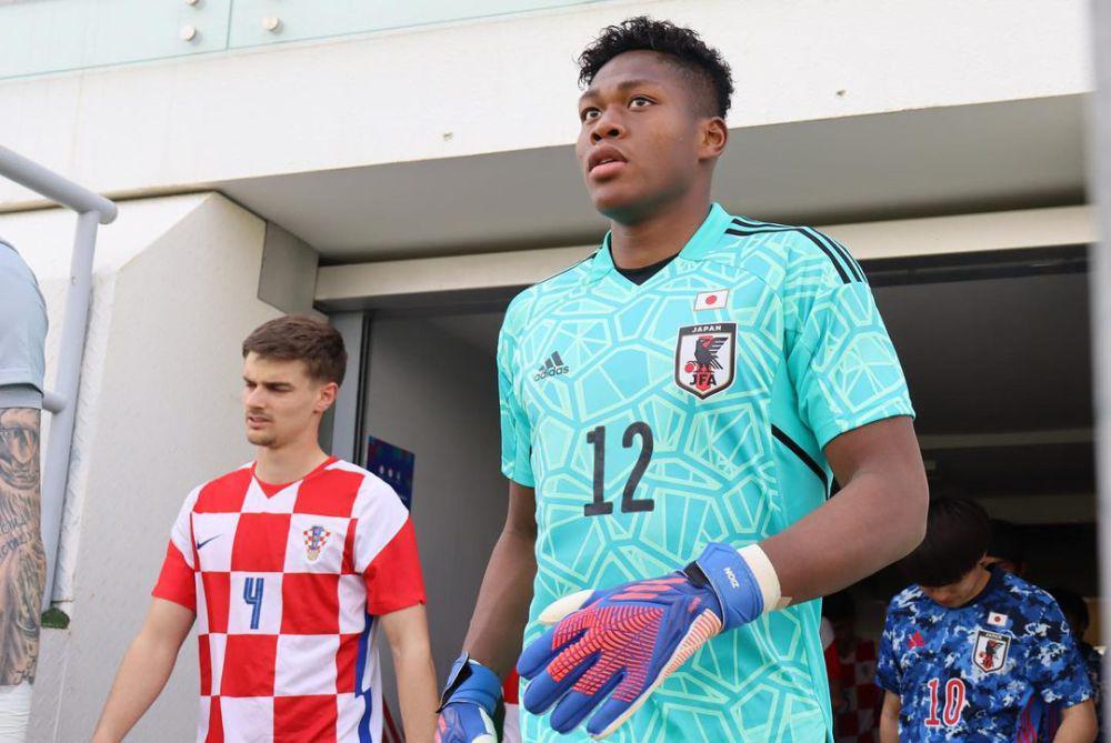 10 Fakta Zion Suzuki, Kiper Jepang yang Diincar Manchester United