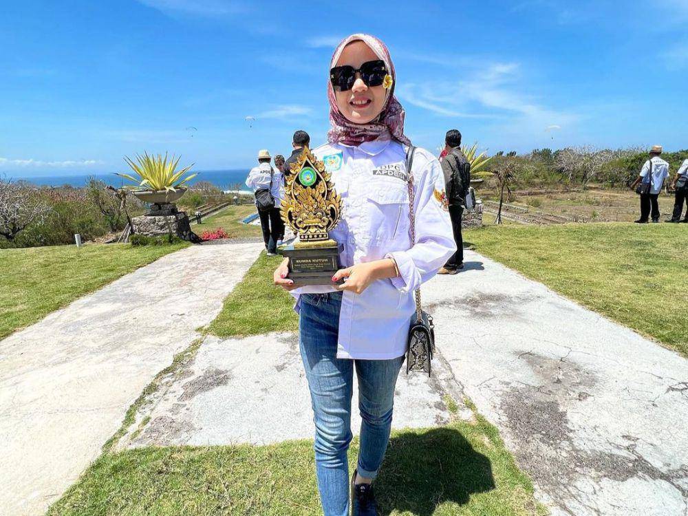 Indah Aprianti (instagram.com/indahindh)