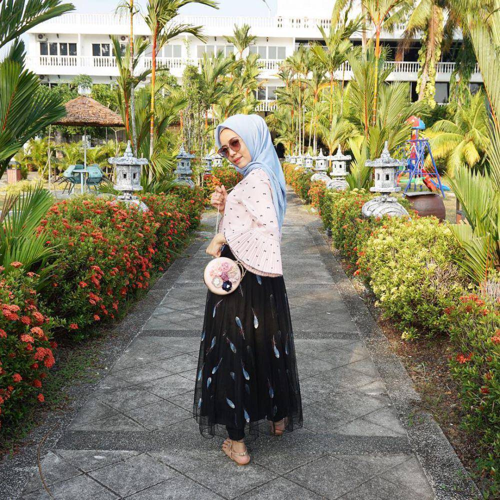 Indah Aprianti (instagram.com/indahindh)