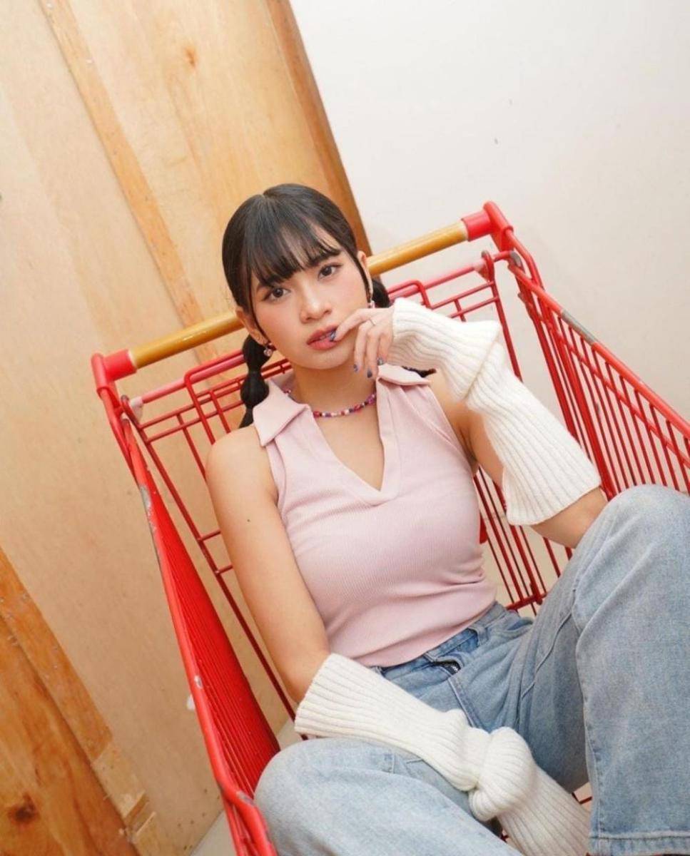 Flora JKT48 (instagram.com/jkt48.flora)