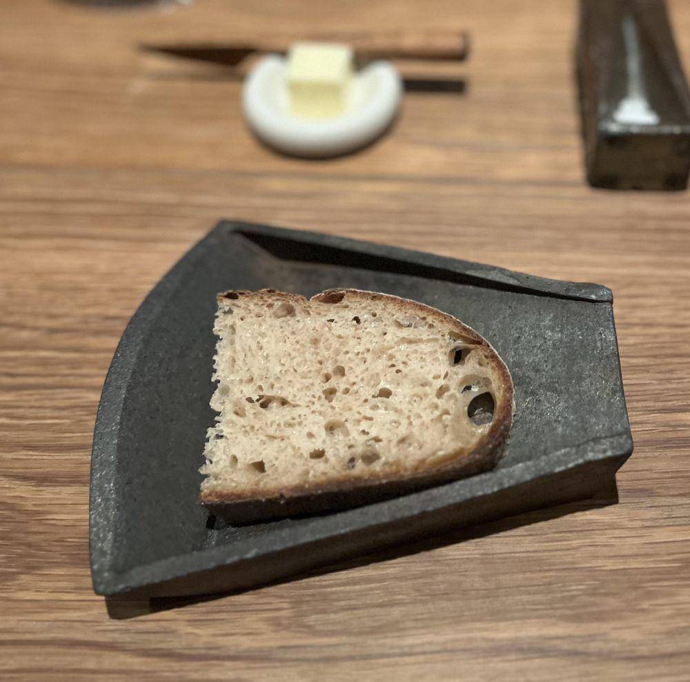 potret roti disajikan di tempat gak terduga (reddit.com/user/koolkat888)