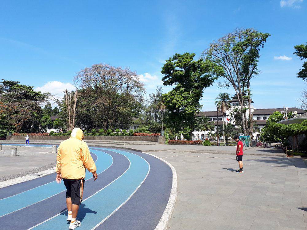 Lintasan lari di Lapangan Sabuga, Kota Bandung (Dokumentasi Pribadi/Agithyra Nidiapraja)
