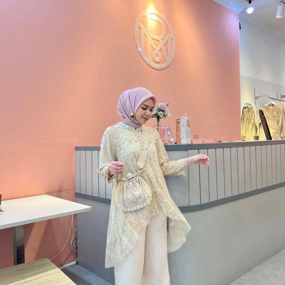 Style kondangan Alfi Siregar. (instagram.com/alfisrg)