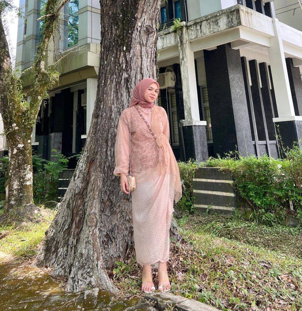 Style kondangan Alfi Siregar. (instagram.com/alfisrg)
