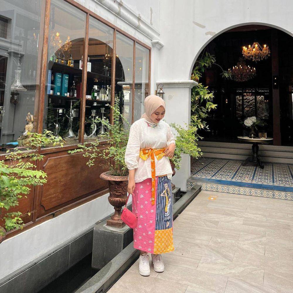 Style kondangan Meilan Indrajati. (instagram.com/meilanindraa)