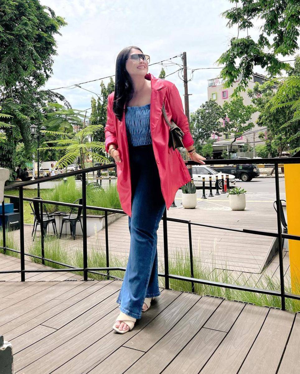padu padan outfit pink (instagram.com/clarissaputri_)