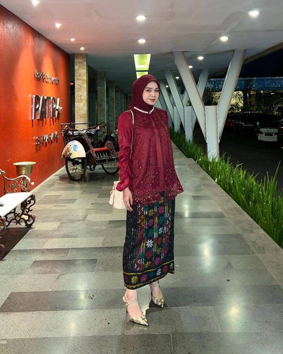 Style kondangan Alfi Siregar. (instagram.com/alfisrg)