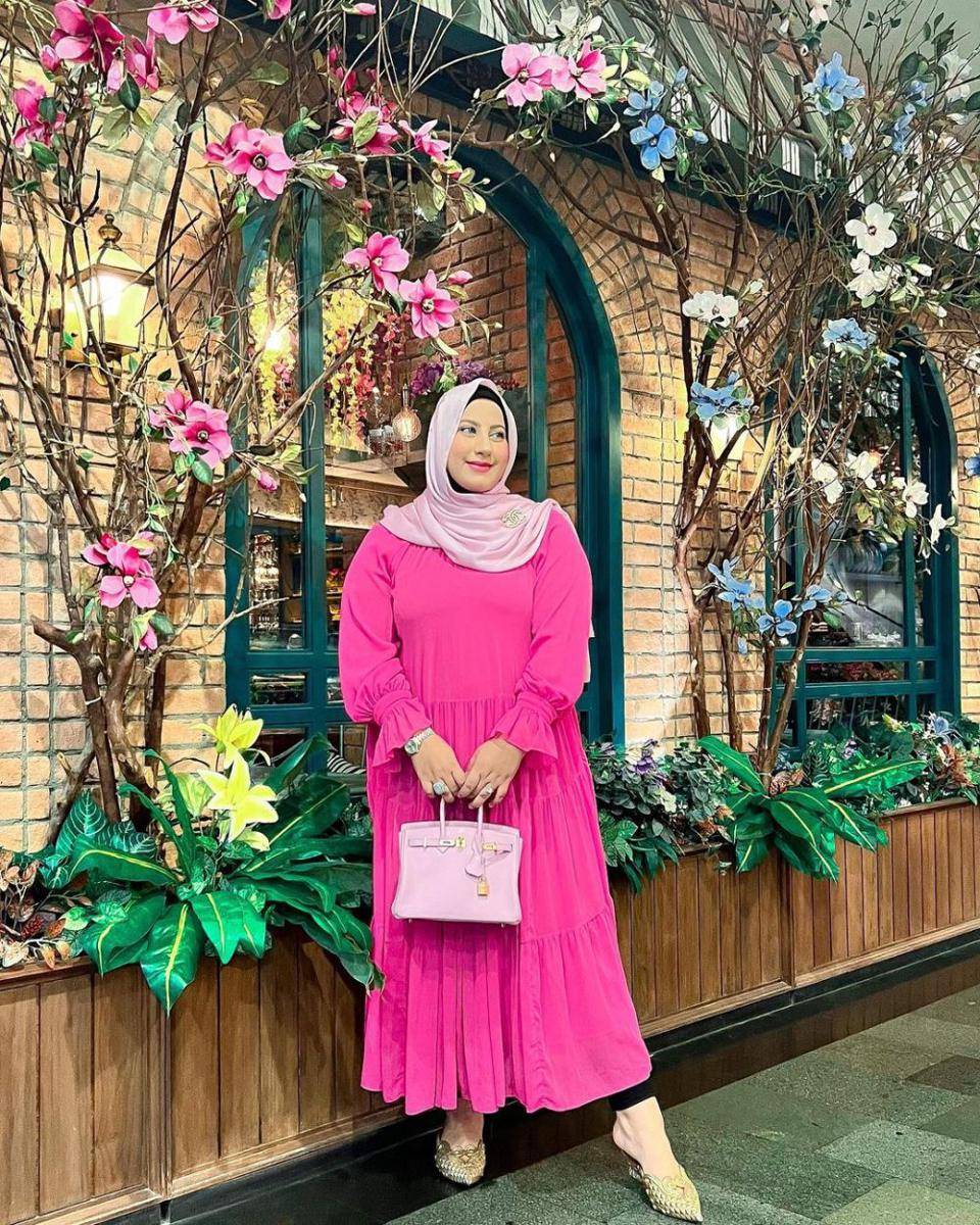padu padan outfit pink (instagram.com/ tasyiiathasyia)