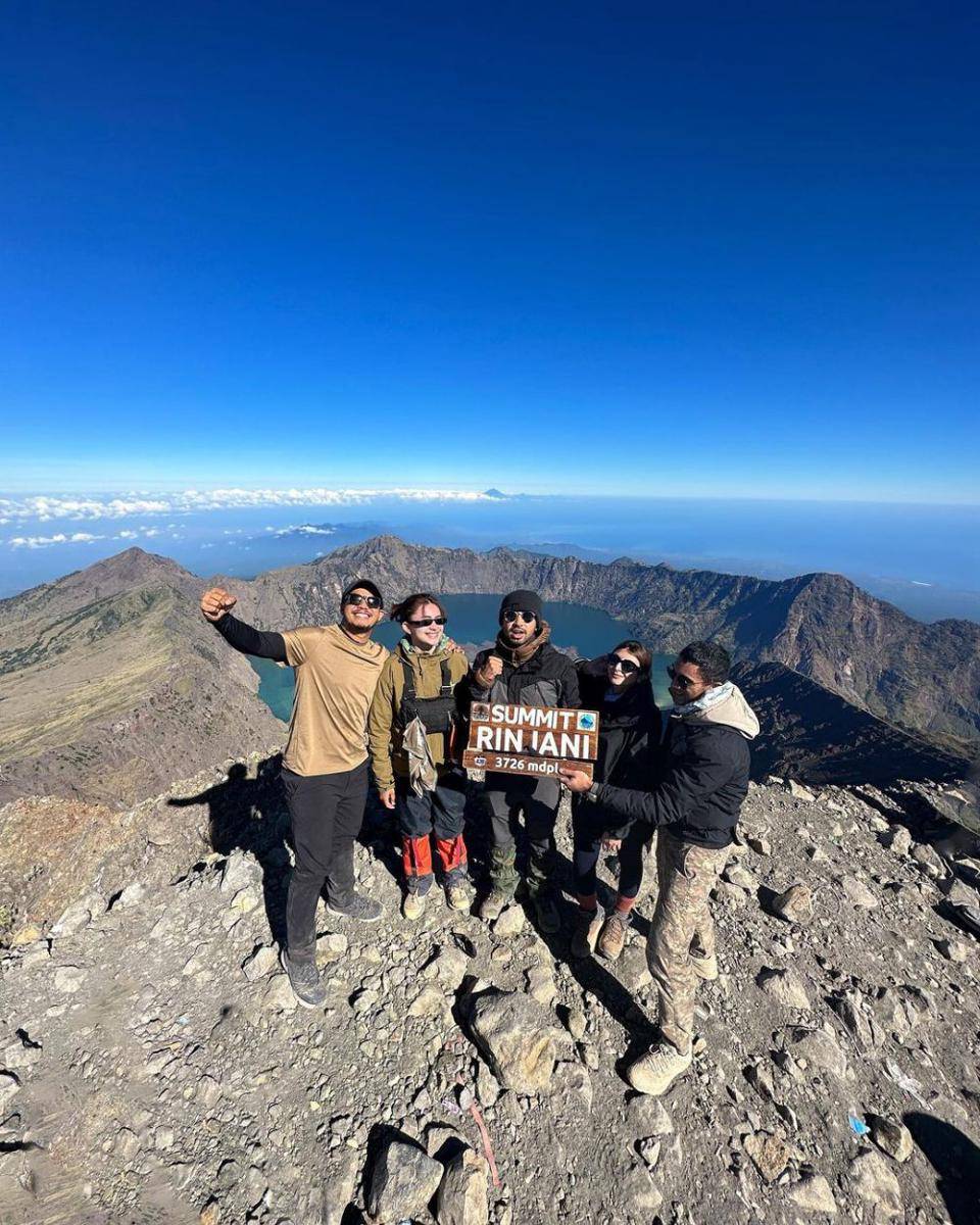 Potret Selebgram Mendaki Gunung Rinjani (Instagram.com/sintyamarisca)