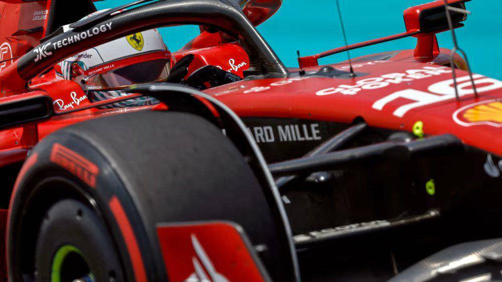Charles Leclerc saat mengemudikan SF-23. (formula1.com)