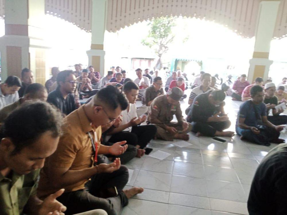 Karyawan Rifan Financindo Sambut 1 Suro dengan Mengenang Haul Habib Ja'far Al-Kaff