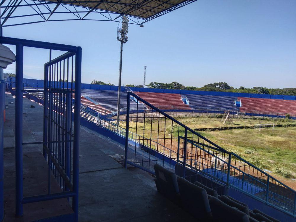 Kondisi tribun Stadion Kanjuruhan. (IDN Times/Rizal Adhi Pratama)