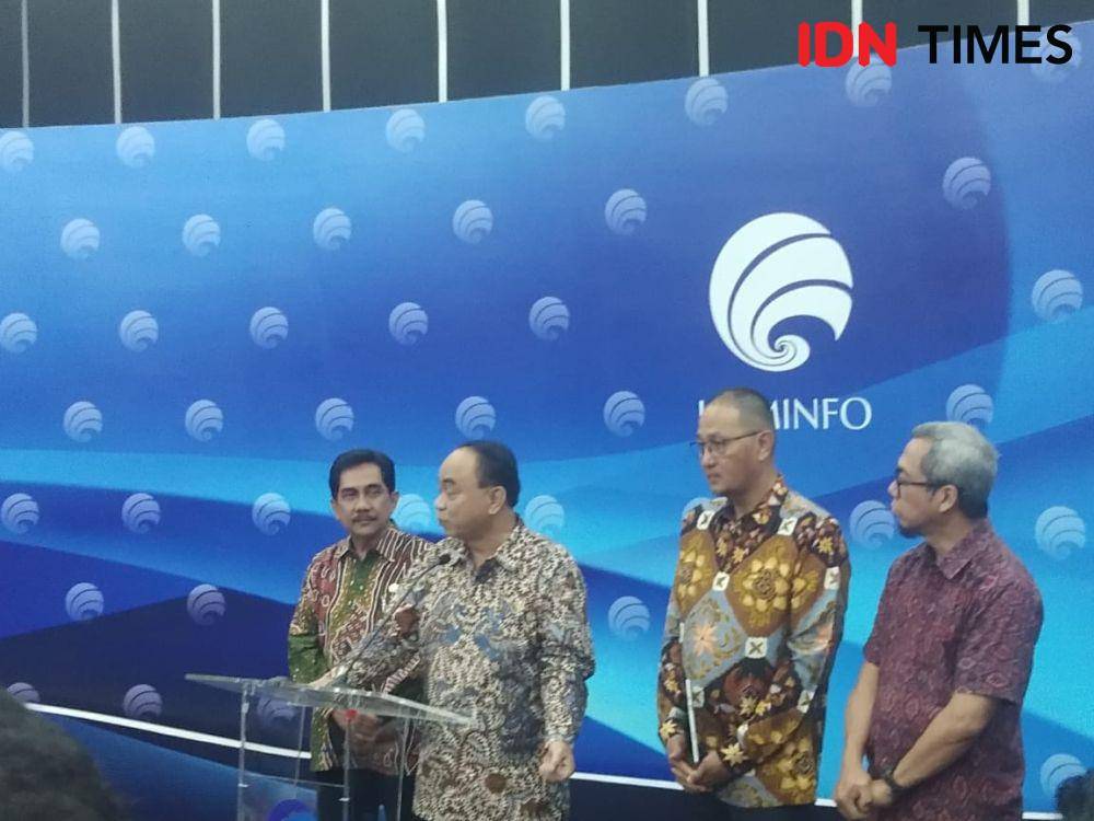 Menteri Komunikasi dan Informatika (Menkominfo), Budi Arie Setiadi saat memberi keterangan pers soal perjudian online di Kementerian Kominfo (Kamis, 20/7/2023) (IDN Times/Lia Hutasoit)