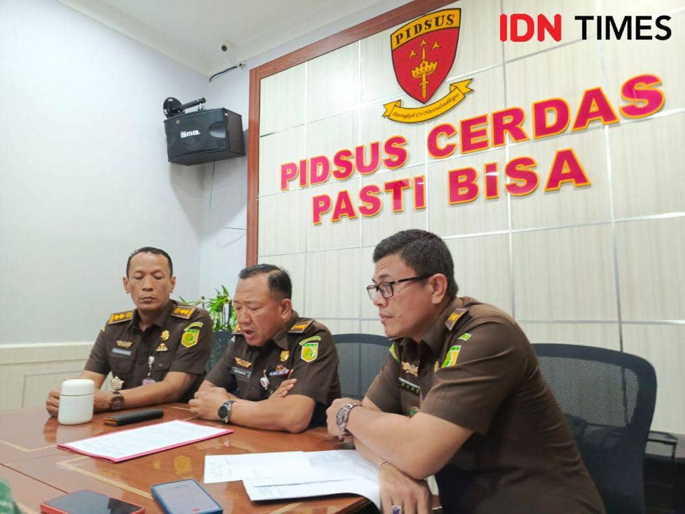 Konferensi pers Pidsus Kejati Lampung terhadap dugaan korupsi KUR Bank BUMN di Lampung. (IDN Times/Tama Yudha Wiguna).