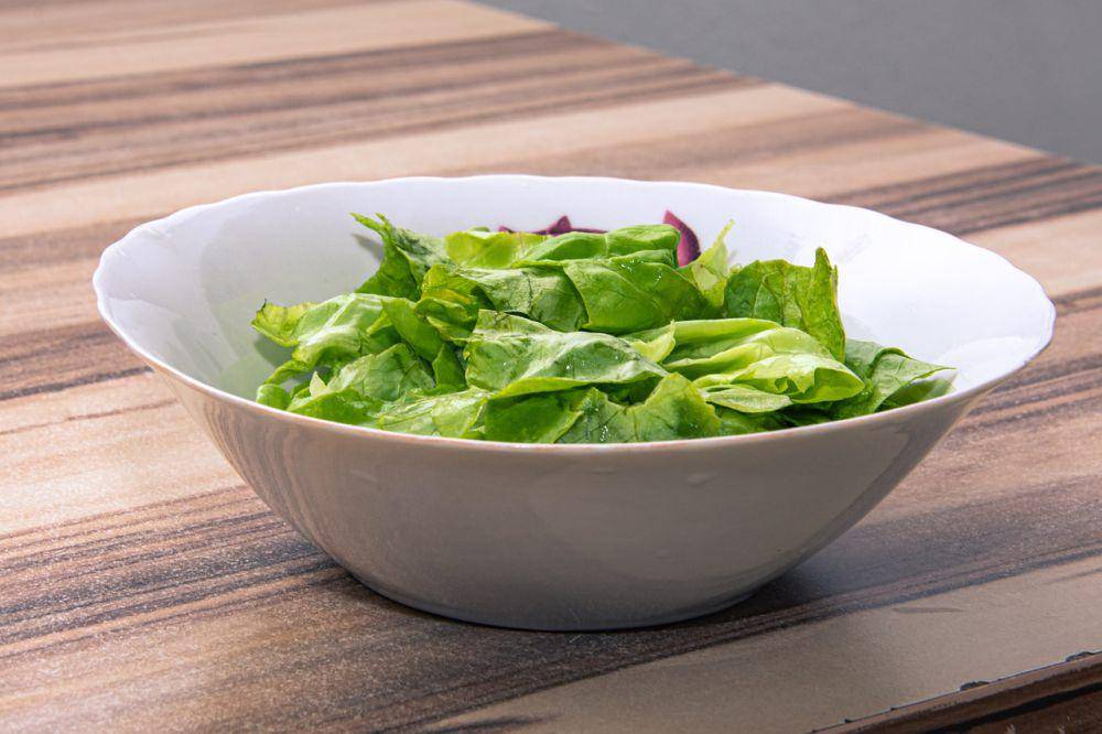 ilustrasi membuat salad (pixabay.com/vladgeorge3)