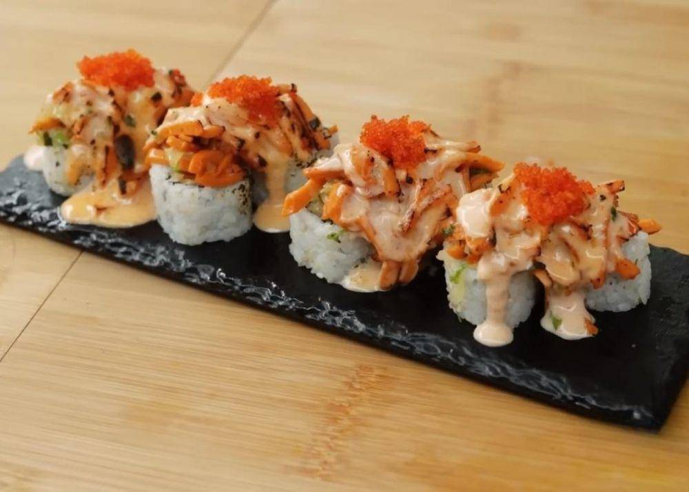 Volcano sushi. (dok. YouTube.com/Devina Hermawan)