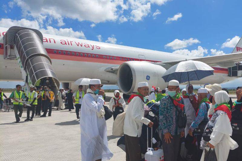 Jemaah haji kloter 2 tiba di Bandara Internasional Lombok (Antara)