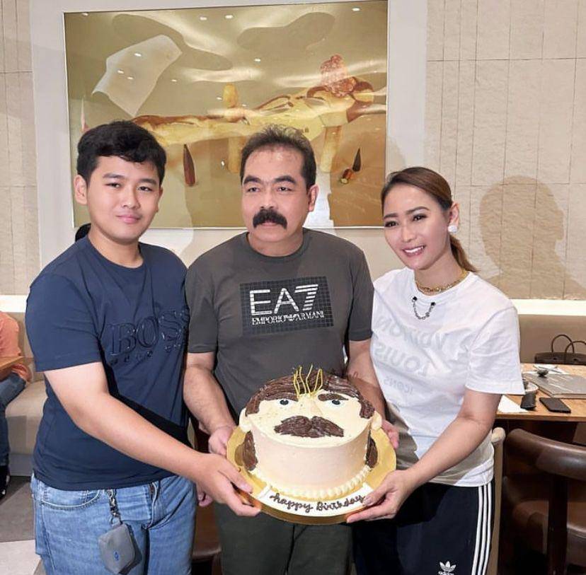 potret ultah ke-63 Adam Suseno, suami Inul (Instagram.com/inul.d)