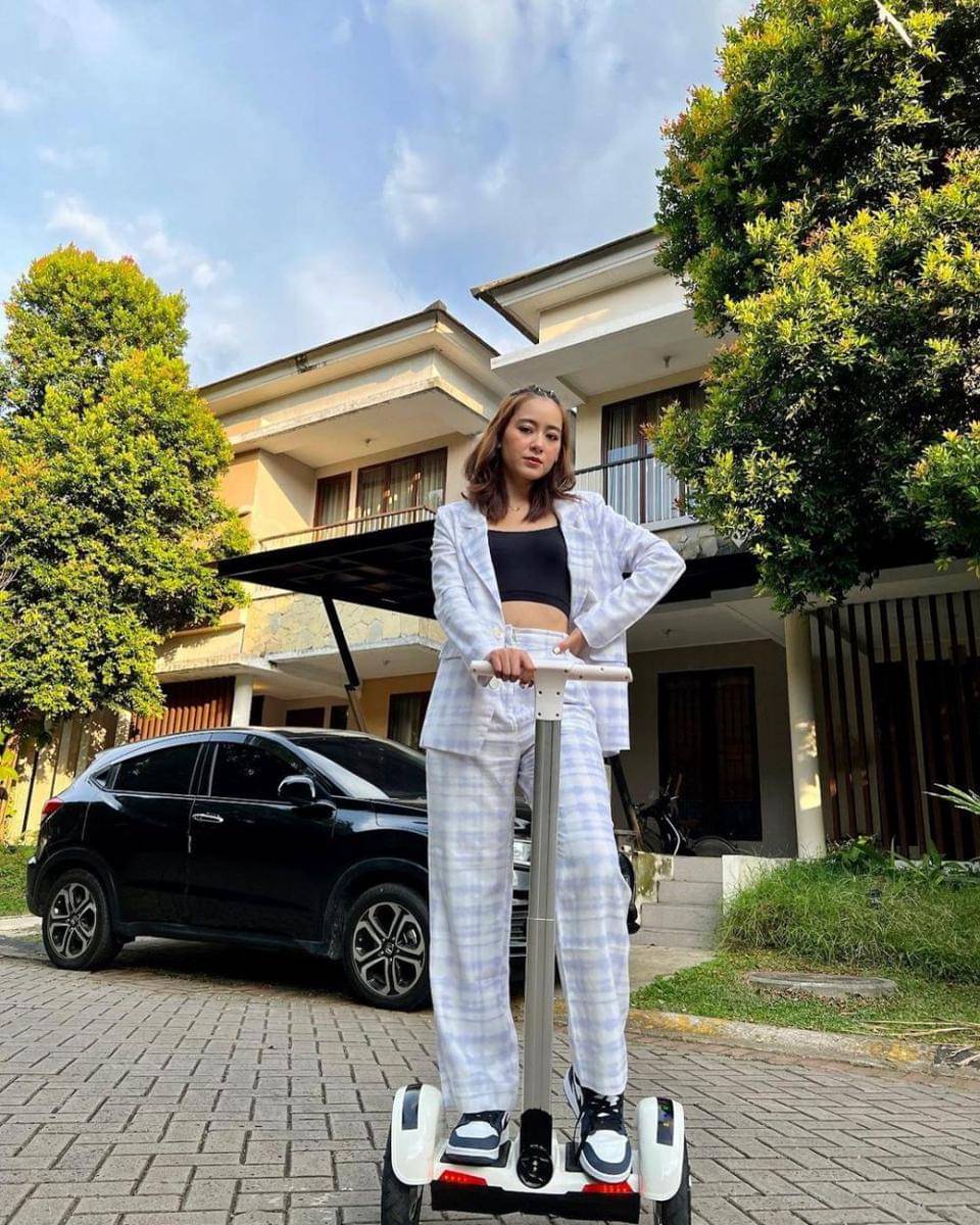 Daily outfit Laura Theux (instagram.com/laura_theux)