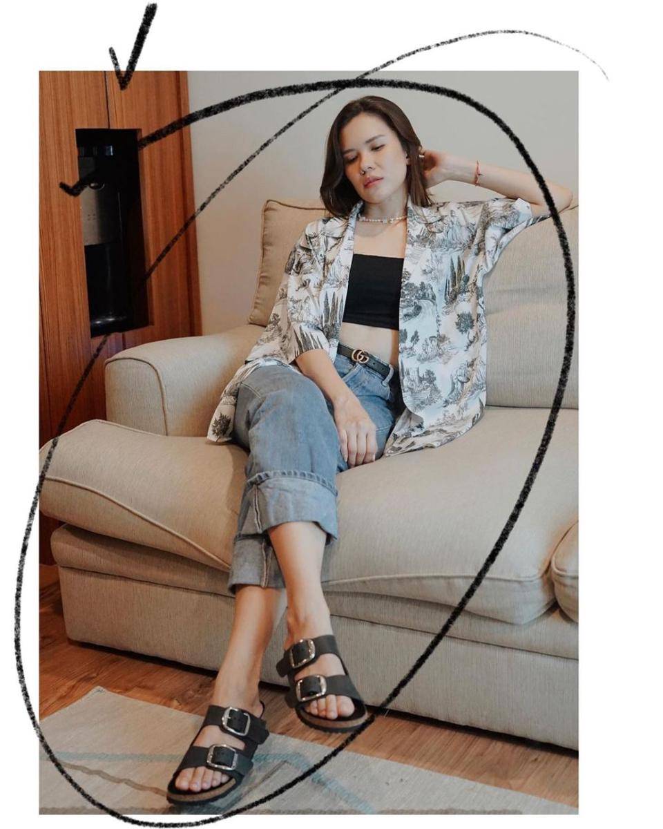 gaya casual Michelle Joan pakai celana jeans (instagram.com/michellejoan_)