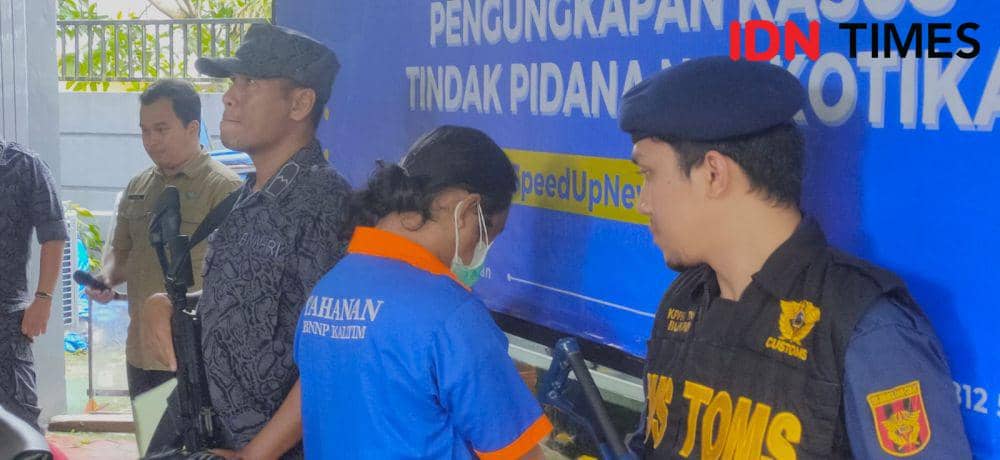 Badan Narkotika Nasional Kota (BNNK) Balikpapan bekerja sama dengan KPPBC TMP B Balikpapan berhasil menggagalkan upaya penyeludupan ganja, Jumat (21/7/2023). (IDN Times/Hilmansyah)