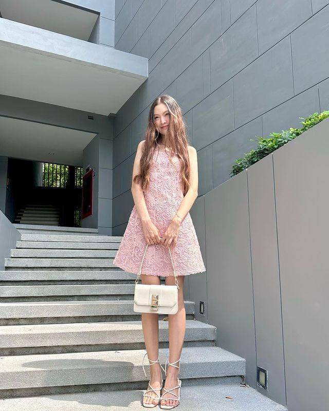 inspirasi outfit warna pink ala Prigkhing Sureeyaret (instagram.com/prigkhing_)