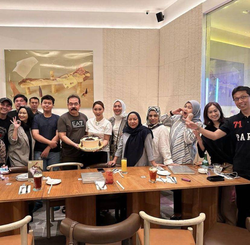 potret ultah ke-63 Adam Suseno, suami Inul (Instagram.com/inul.d)