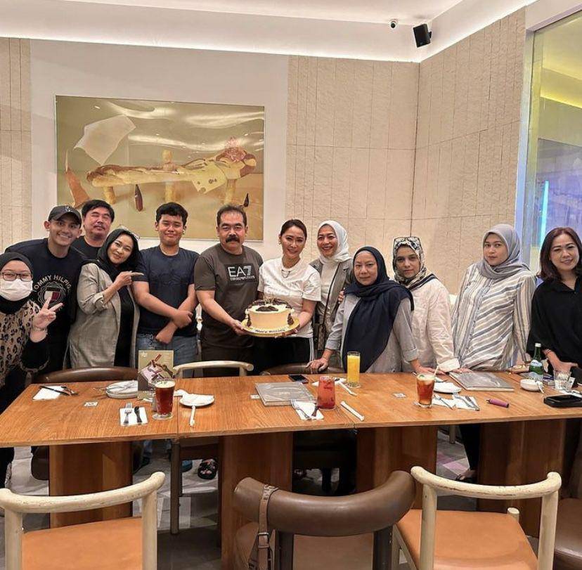 potret ultah ke-63 Adam Suseno, suami Inul (Instagram.com/inul.d)