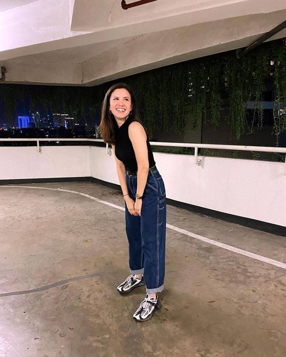 gaya casual Michelle Joan pakai celana jeans (instagram.com/michellejoan_)