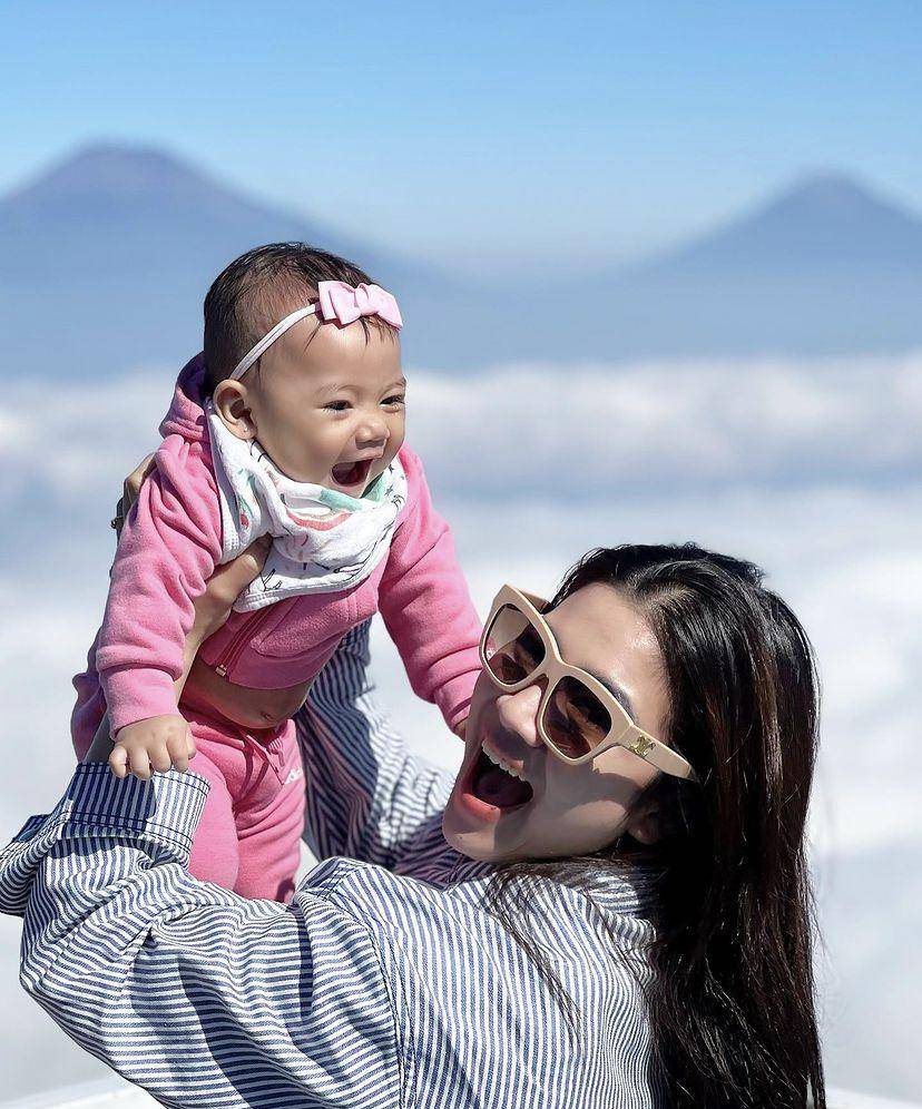 keluarga Felicya Angelista dan Hito Caesar liburan di Semarang (instagram.com/felicyangelista_)