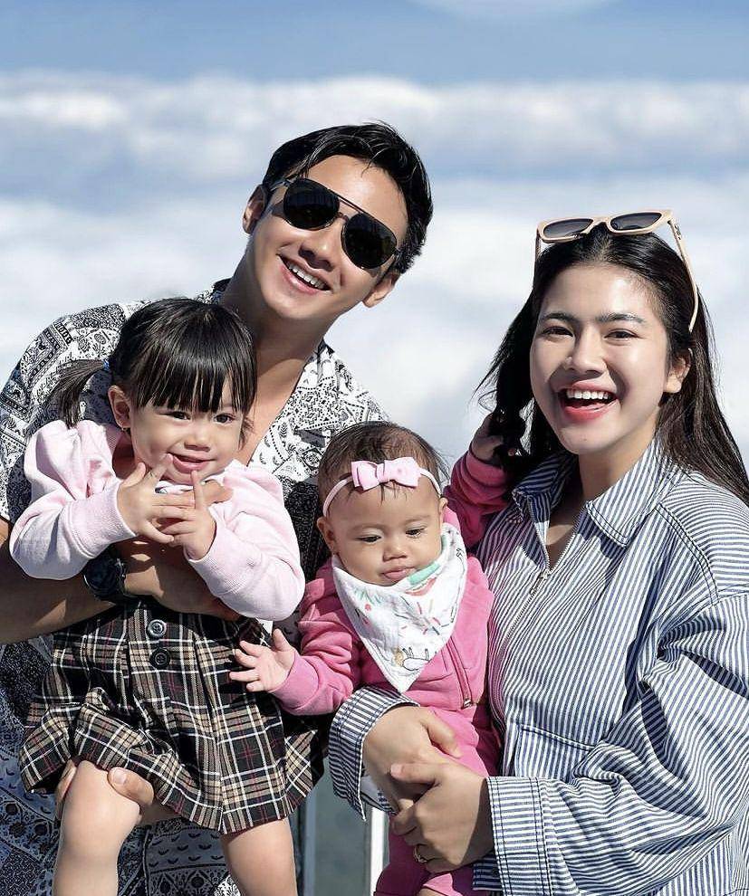keluarga Felicya Angelista dan Hito Caesar liburan di Semarang (instagram.com/felicyangelista_)