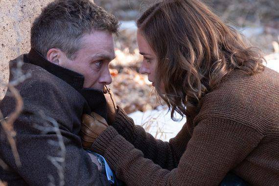 Christopher Nolan dan Emily Blunt dalam film Oppenheimer (dok. Universal Pictures/Oppenheimer)