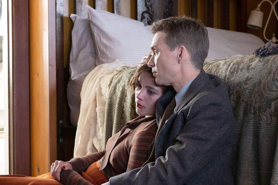 Cillian Murphy dan Florence Pugh dalam film Oppenheimer (dok. Universal Pictures/Oppenheimer)