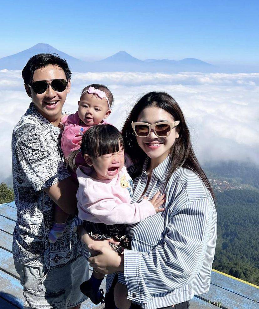 keluarga Felicya Angelista dan Hito Caesar liburan di Semarang (instagram.com/felicyangelista_)
