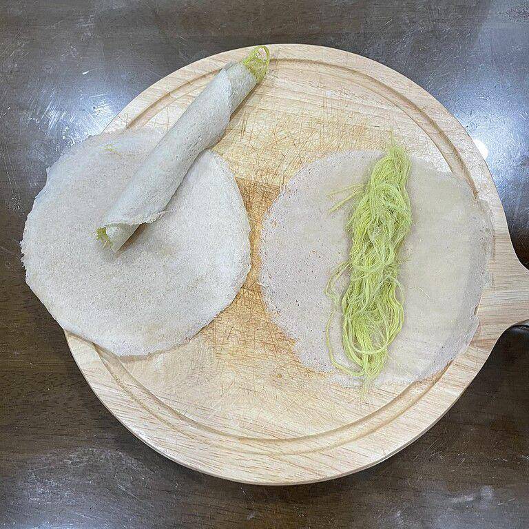 roti sai mai (commons.wikimedia.org/MarkPhornphat)