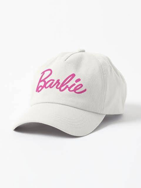 inspirasi kado ulang tahun tema barbie (redbubble.com)